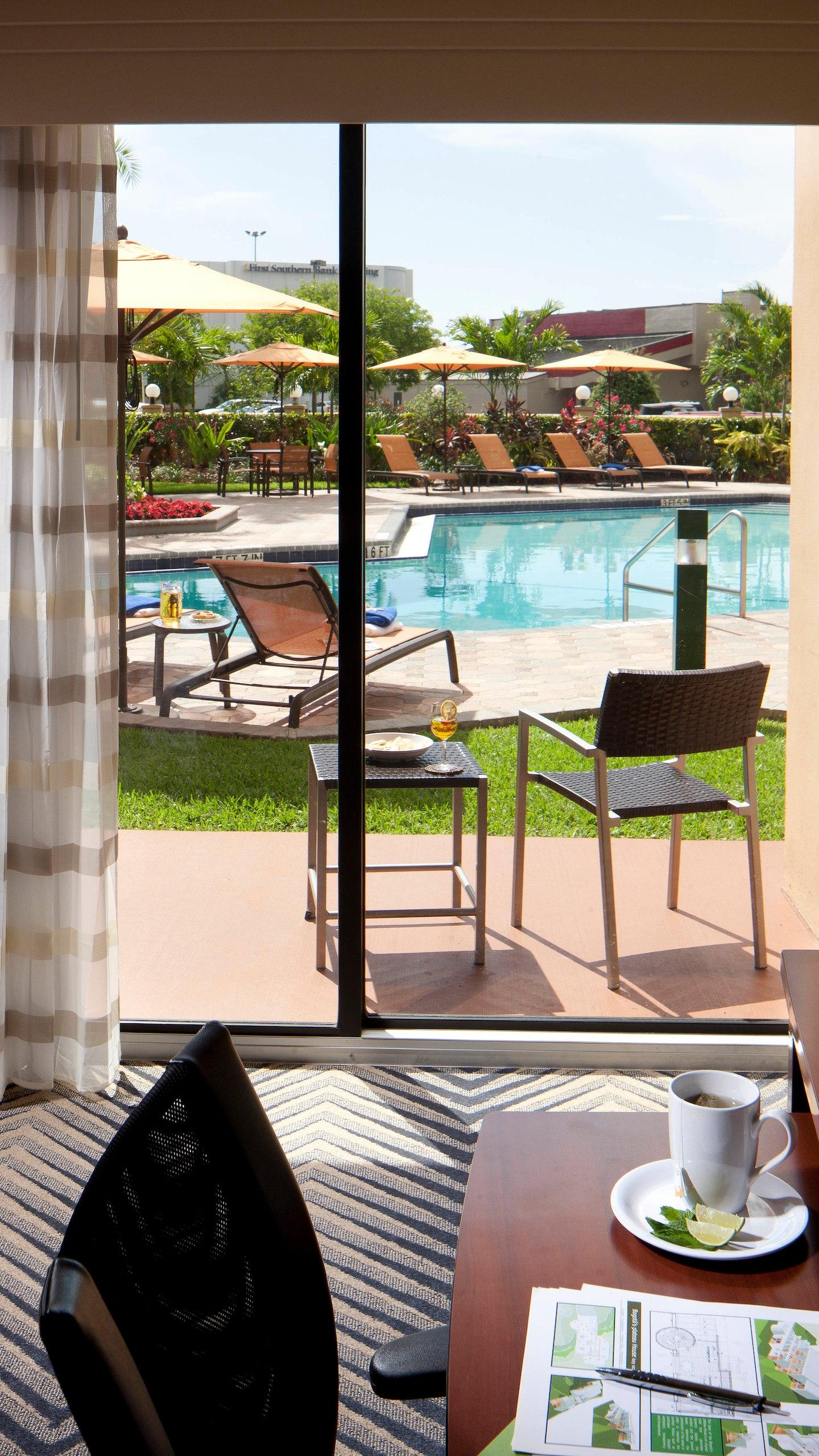 Courtyard By Marriott Fort Lauderdale East / Lauderdale-By-The-Sea Bagian luar foto
