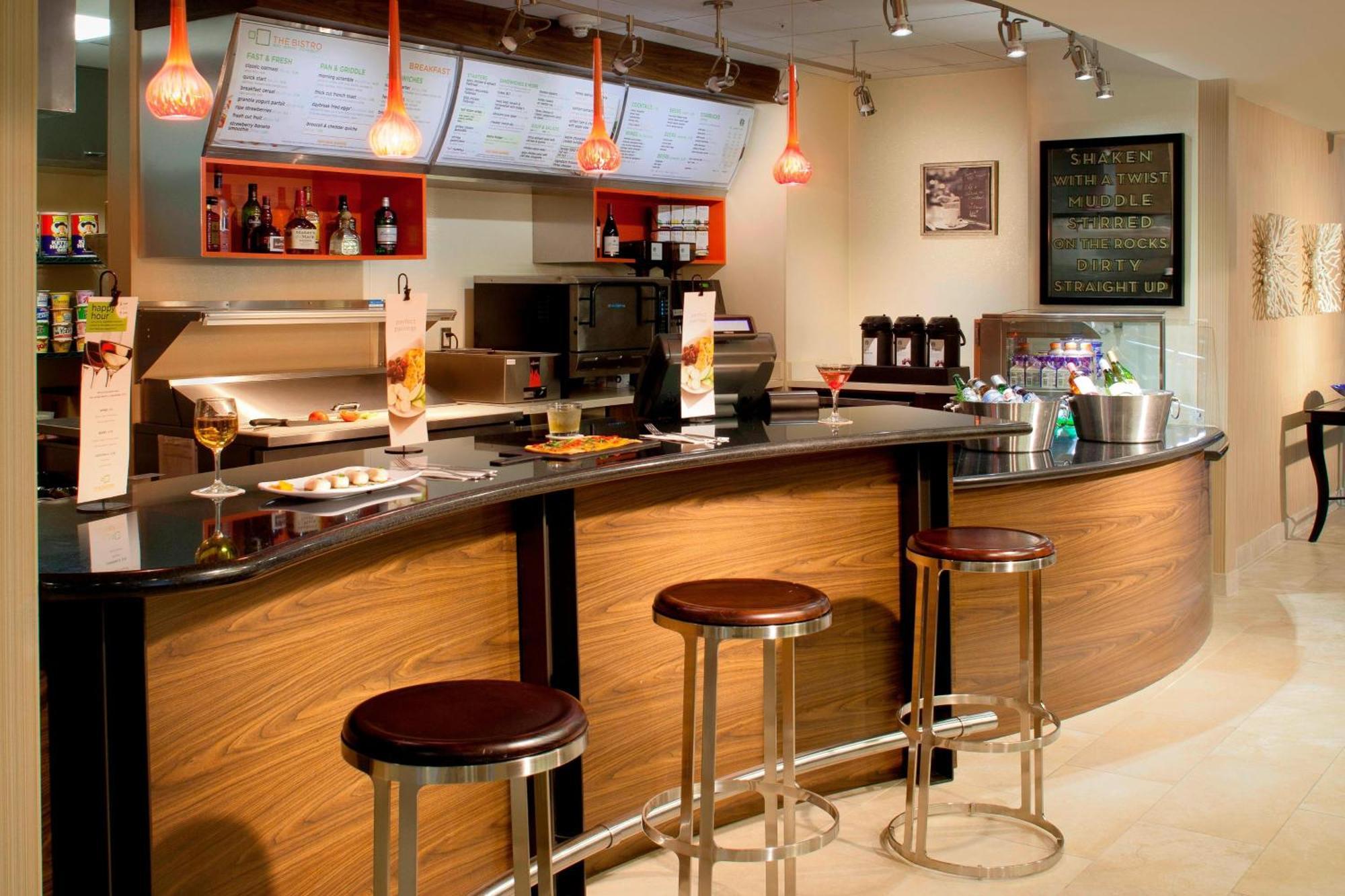 Courtyard By Marriott Fort Lauderdale East / Lauderdale-By-The-Sea Bagian luar foto