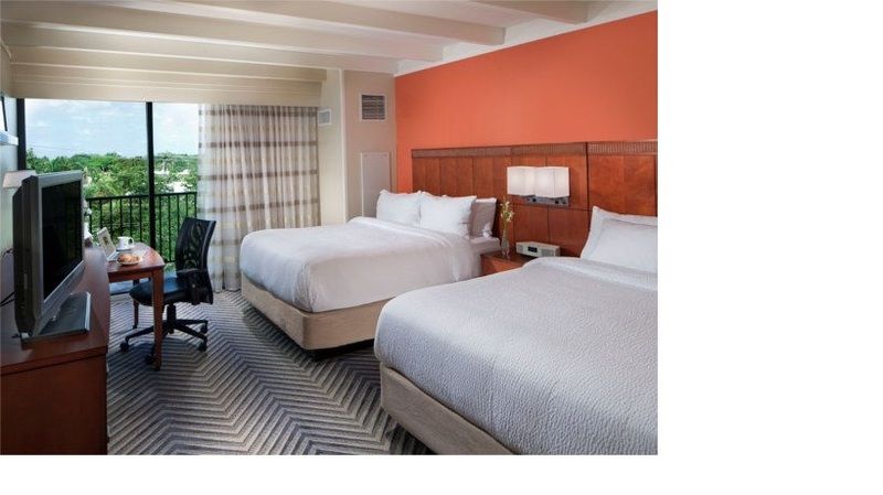 Courtyard By Marriott Fort Lauderdale East / Lauderdale-By-The-Sea Bagian luar foto